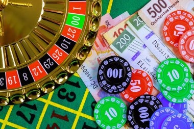 polototo slot app showing Hip Hop Panda game and live dealer table options
